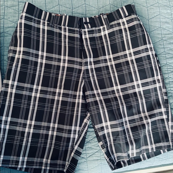 Men’s shorts. Tommy Armour, Hurley, & Haggar - Picture 10 of 14